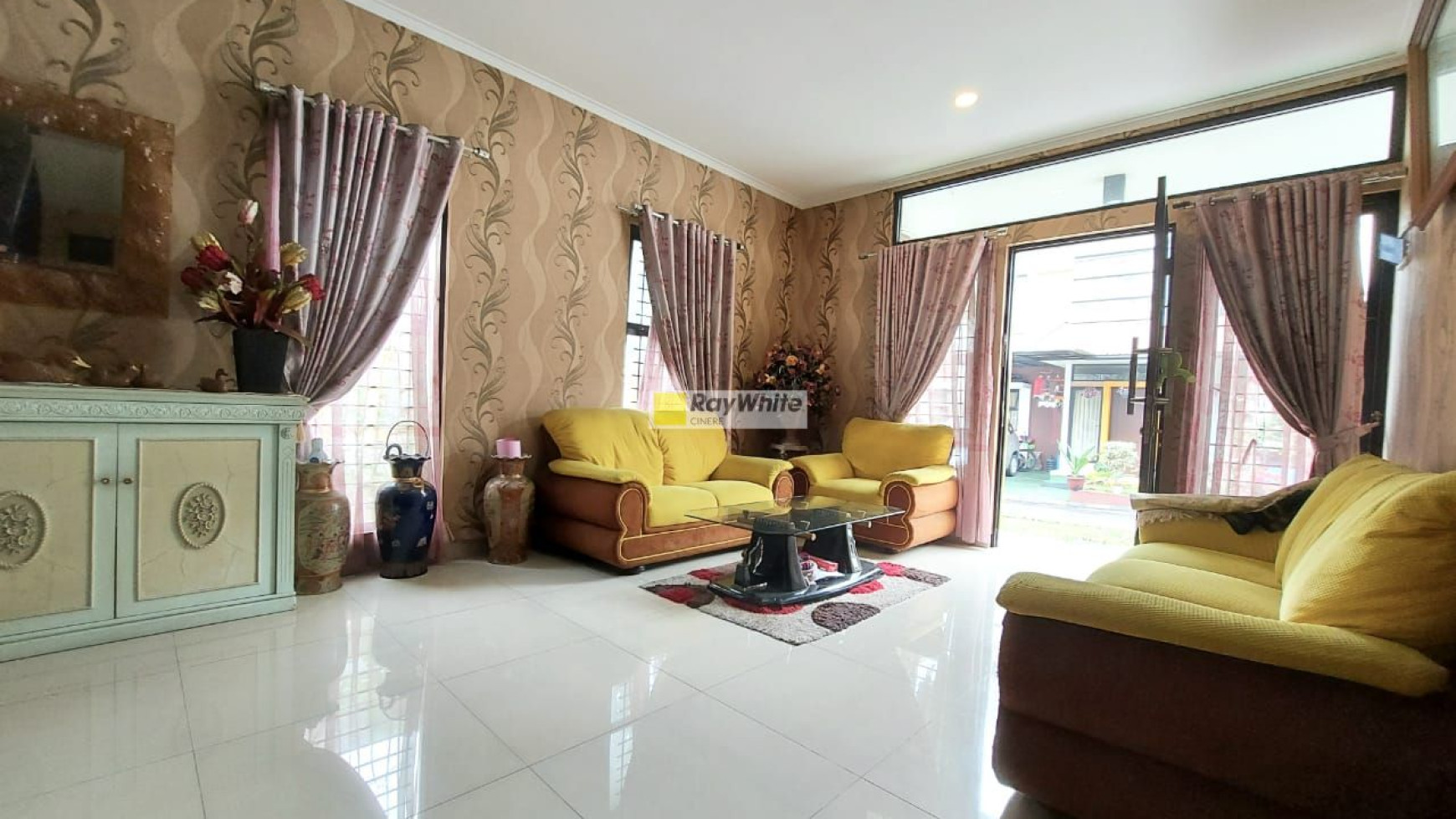 Rumah Cantik Harga Menarik Siap Huni dalam Town House Nyaman di Cinere