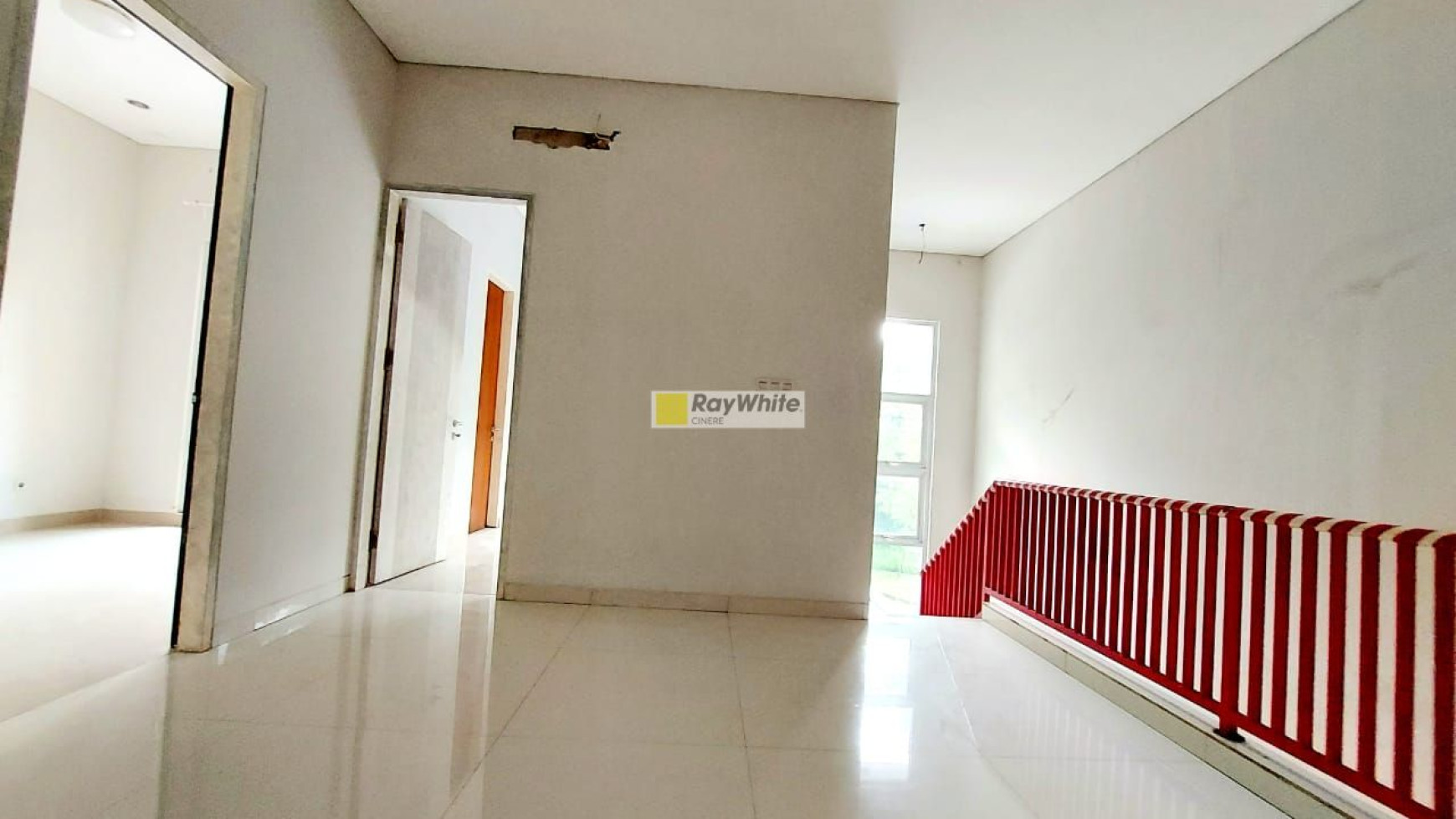 Rumah modern minimalis dalam komplek elite dan asri di Cinere