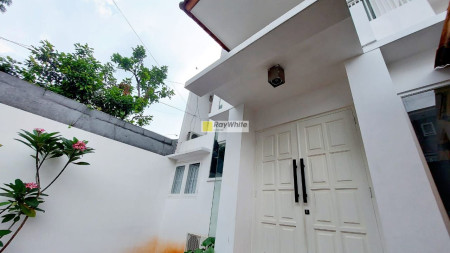 Rumah cantik siap huni modern minimalis style di Cipete