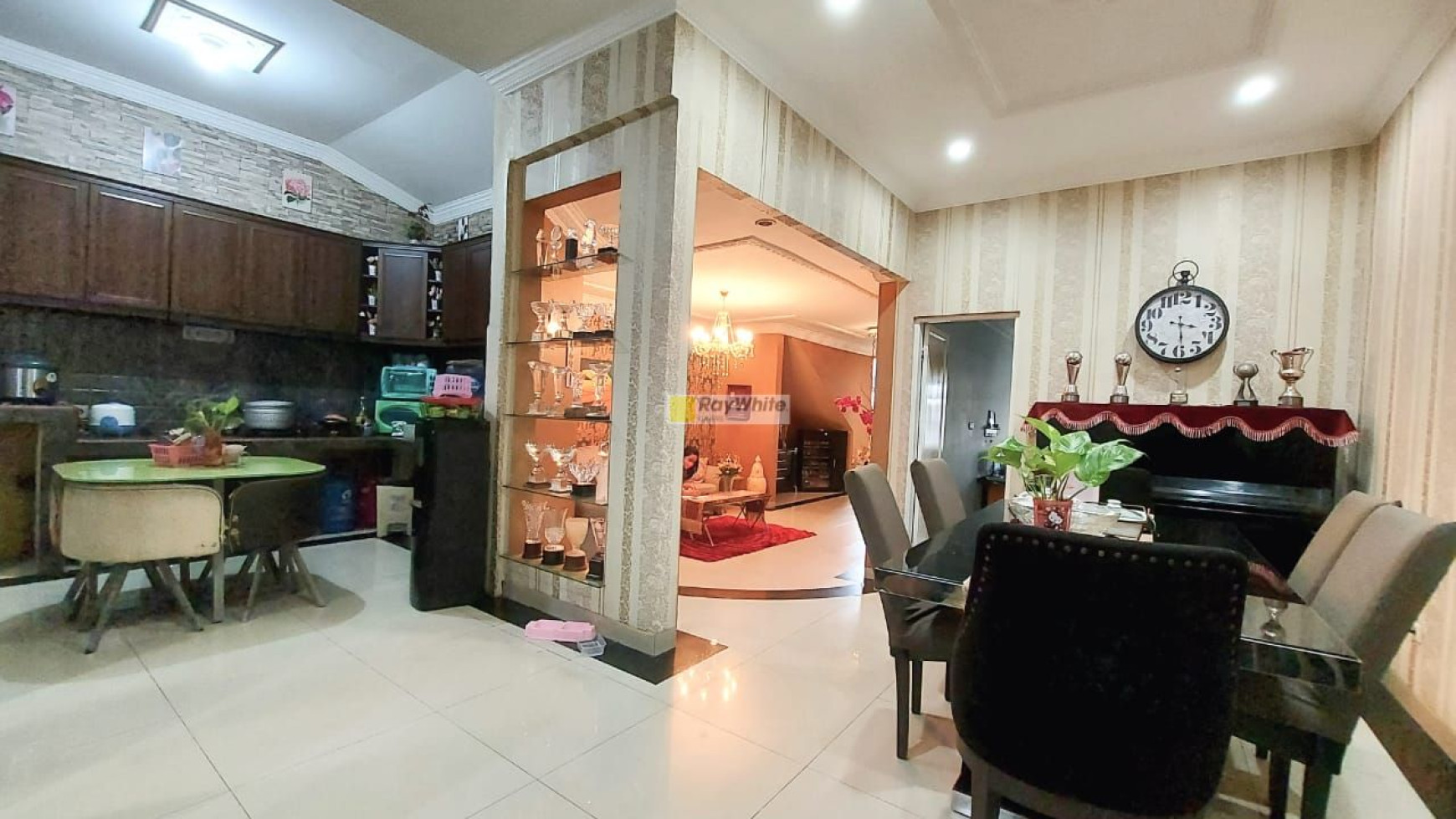 Rumah Cozy Mediteranian Style Siap Huni Dengan Harga Menarik di Bintaro Jaya