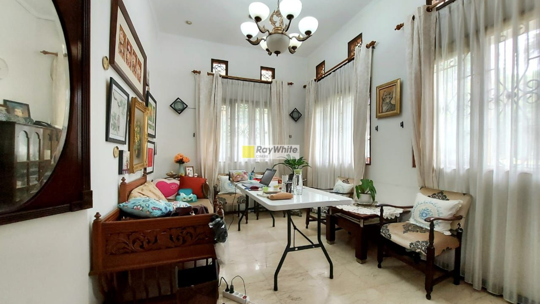 Rumah Classic Menarik Dalam Cluster Besar Dan Berkelas Di Bintaro Jaya