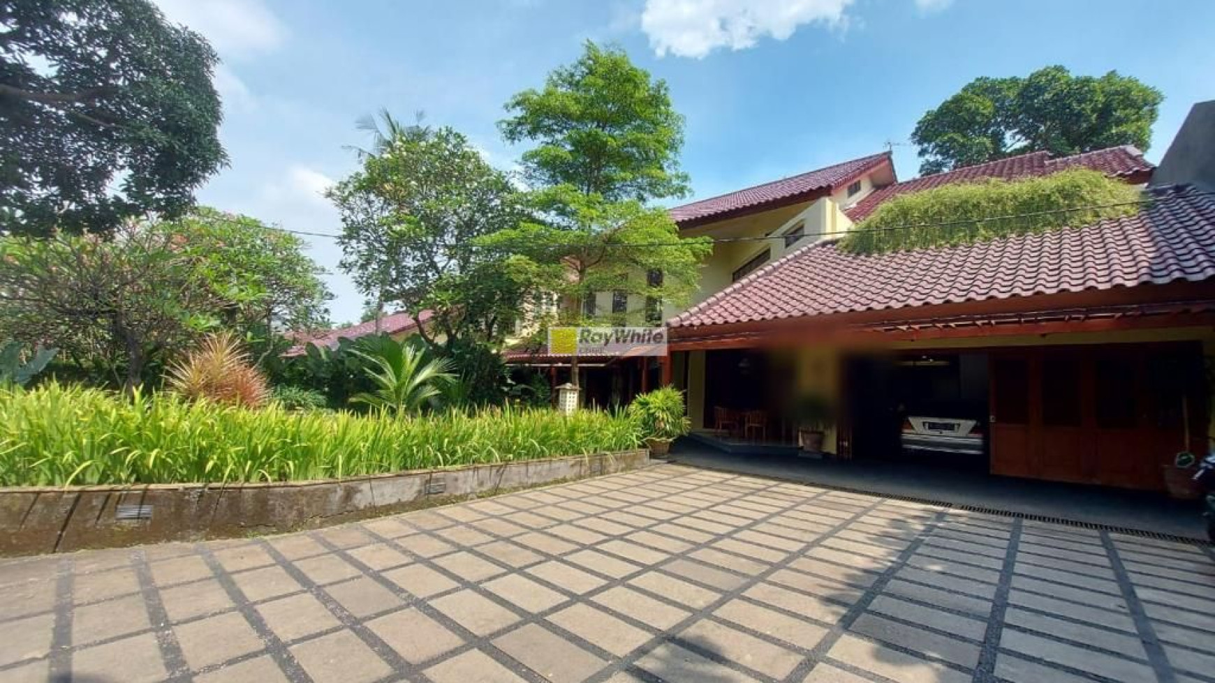 Best Deal: Rumah Nuansa Bali Villa, Furnished, Big Swimming Pool, Big Garden di Cipete