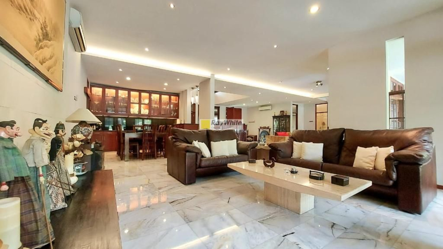 Best Deal: Rumah Nuansa Bali Villa, Furnished, Big Swimming Pool, Big Garden di Cipete