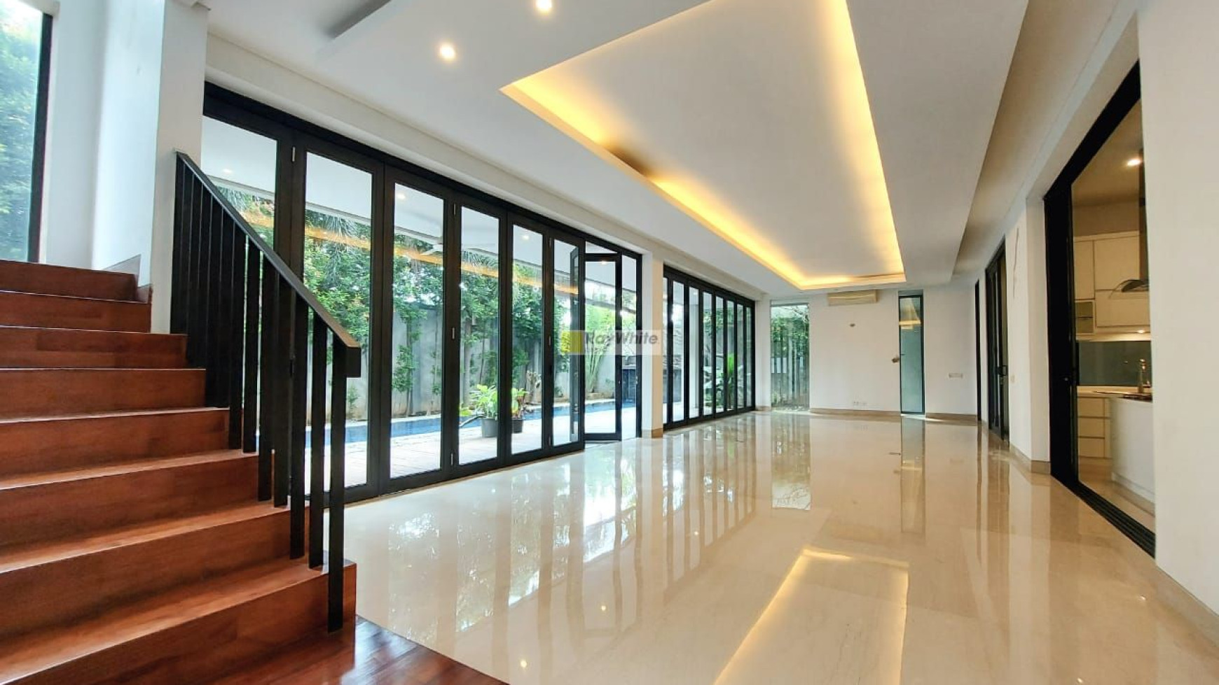 Rumah Baru Modern Tropical Style Di Ampera Kemang