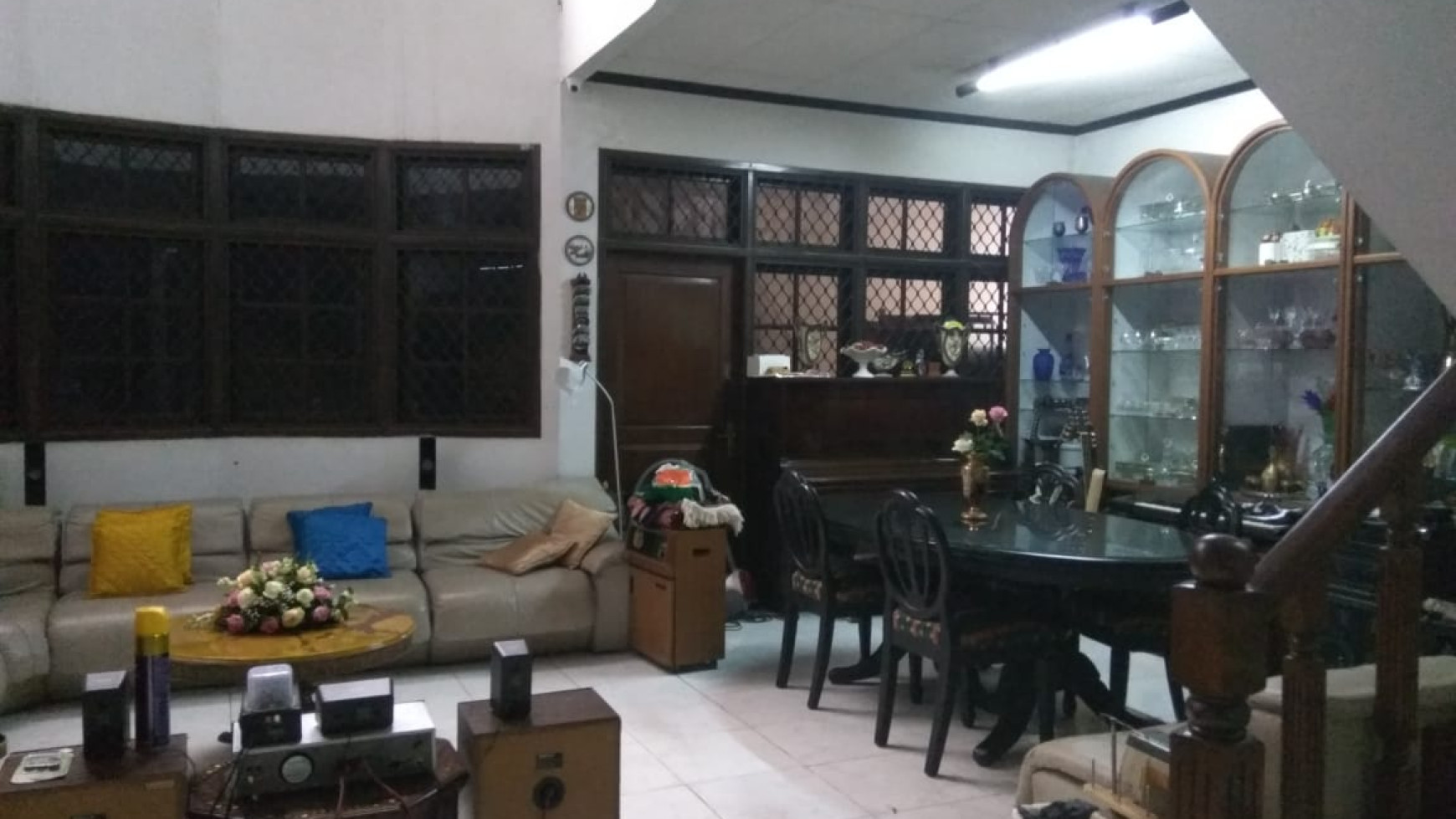 Rumah Dengan Lokasi Strategis Dan Terawat Di Kebayoran Baru.