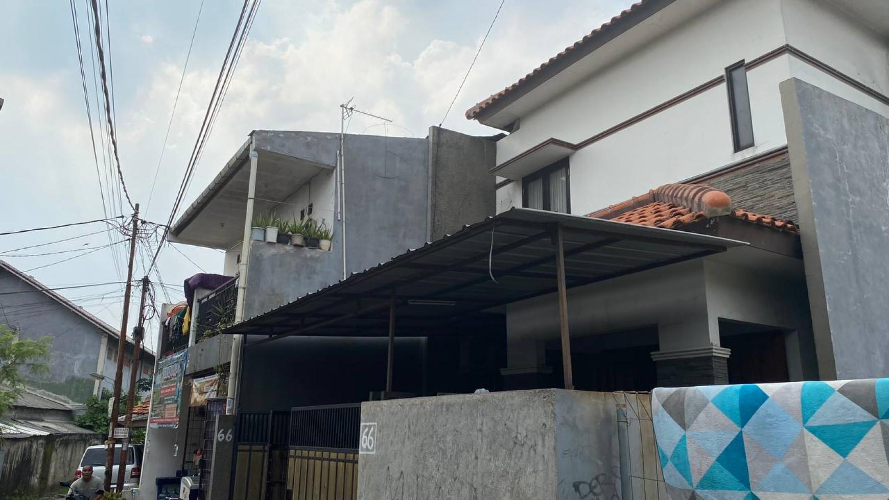 Pangkalan jati pintu air rumah terawat dekat pondok labu