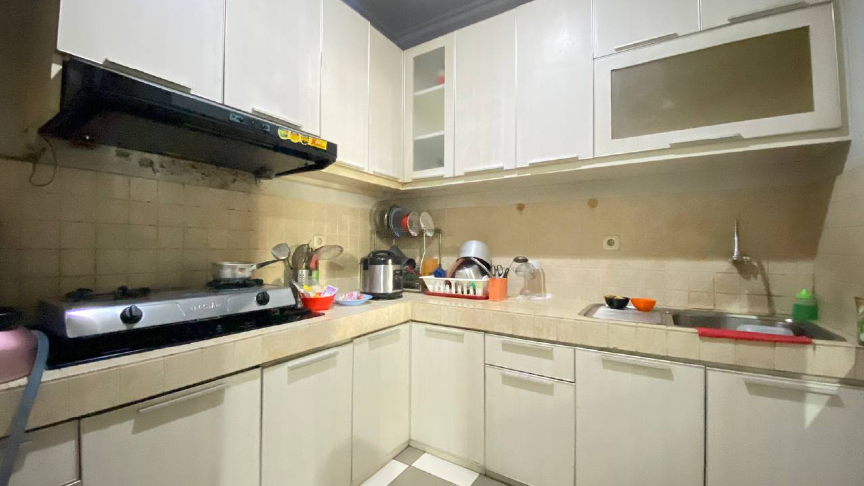 Pangkalan jati pintu air rumah terawat dekat pondok labu