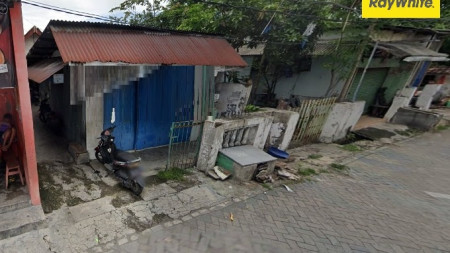 Dijual Rumah Lama Hitung Tanah SHM di Semolowaru Selatan Surabaya