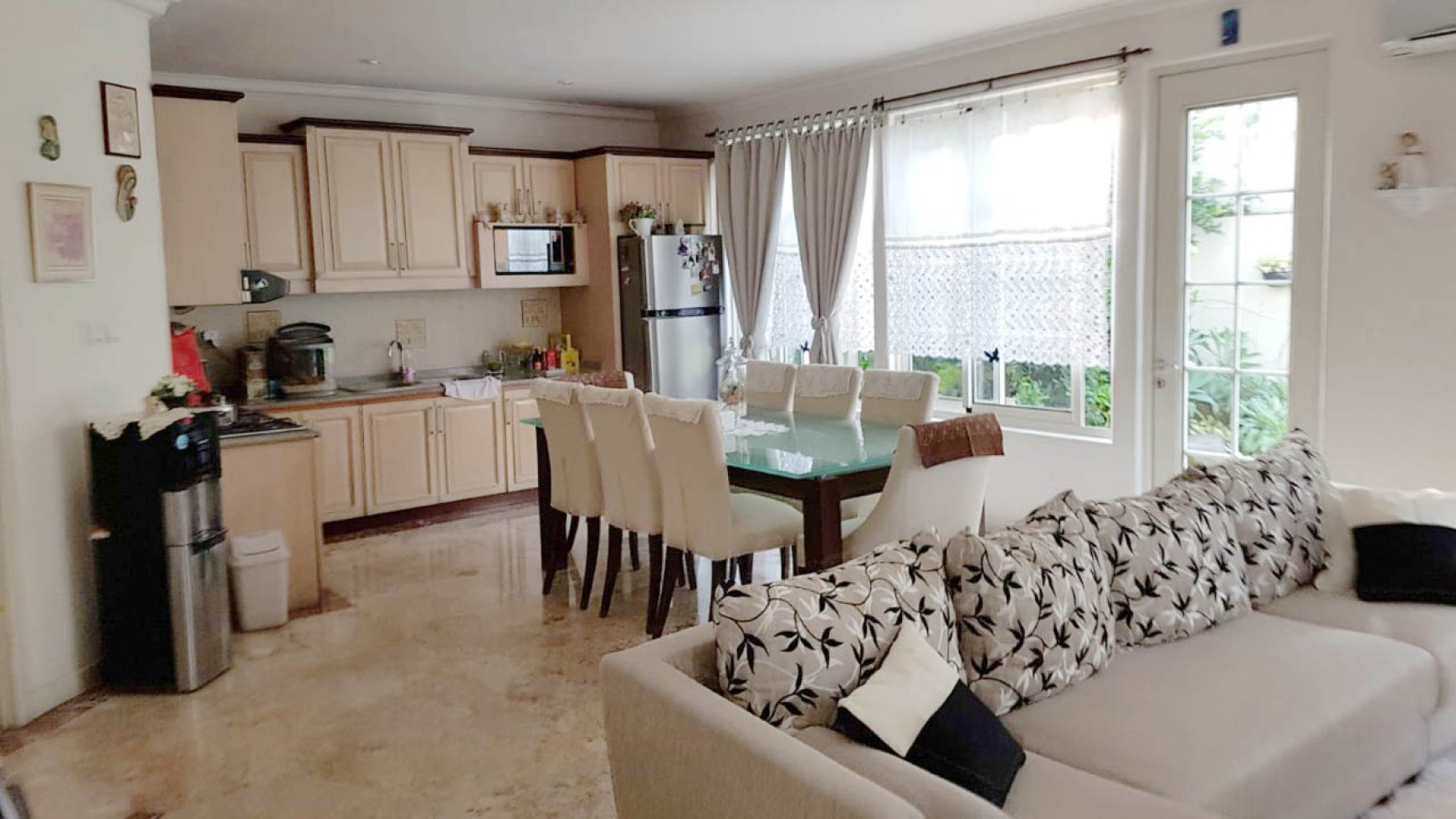 Rumah Taman Beverly Golf Danau Batur, Lippo Karawaci Luas 313m2