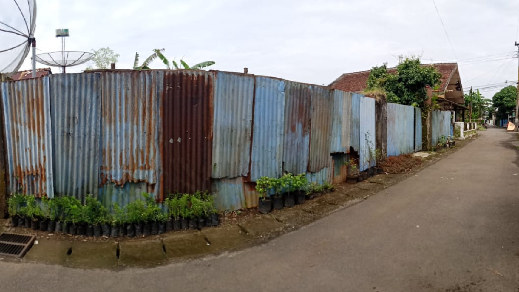 Rumah tua hook di hitung tanah di purwokerto