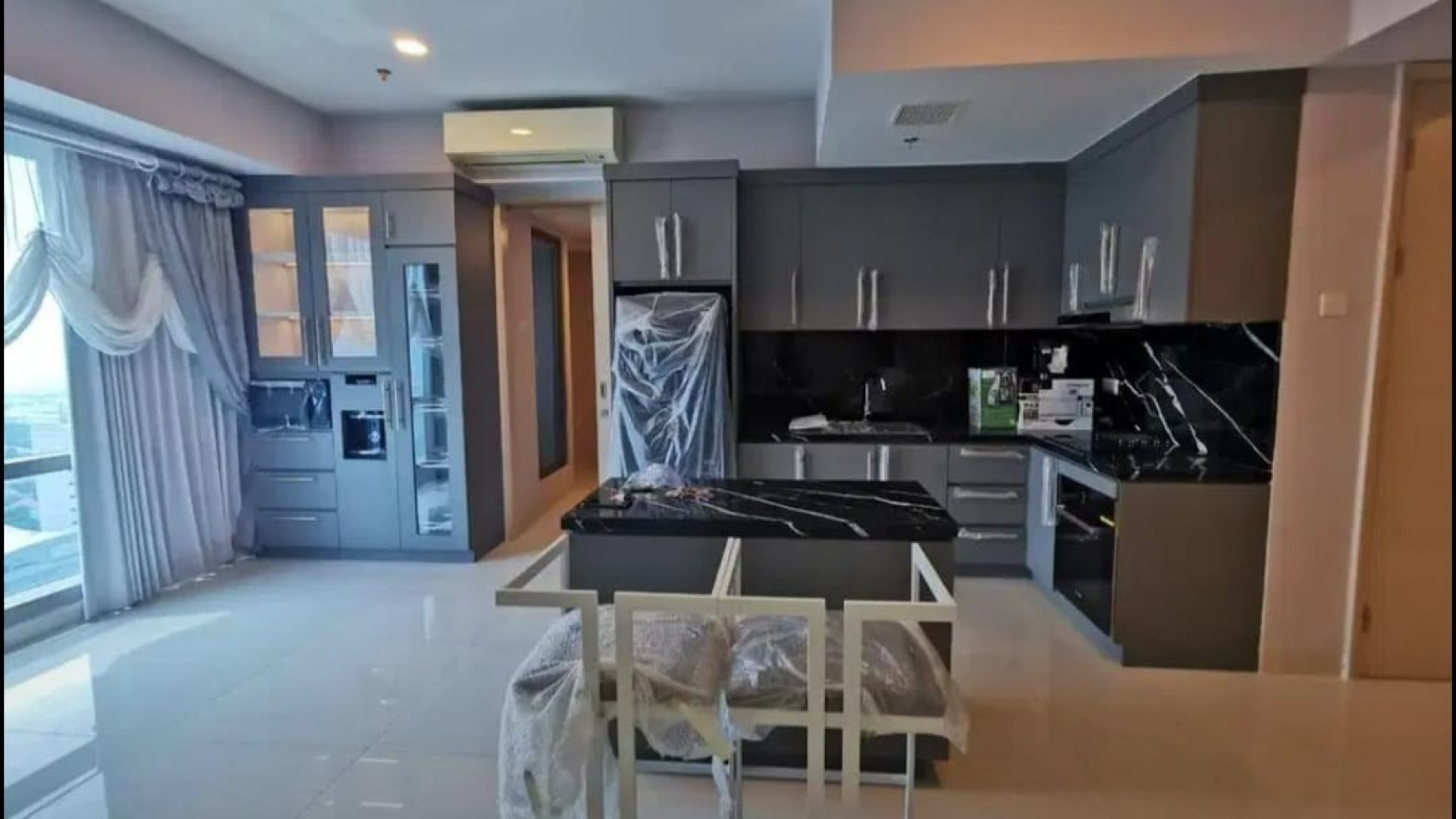 Disewakan Apartemen Mewah 4 BR La Riz Mansion Pakuwon Indah 