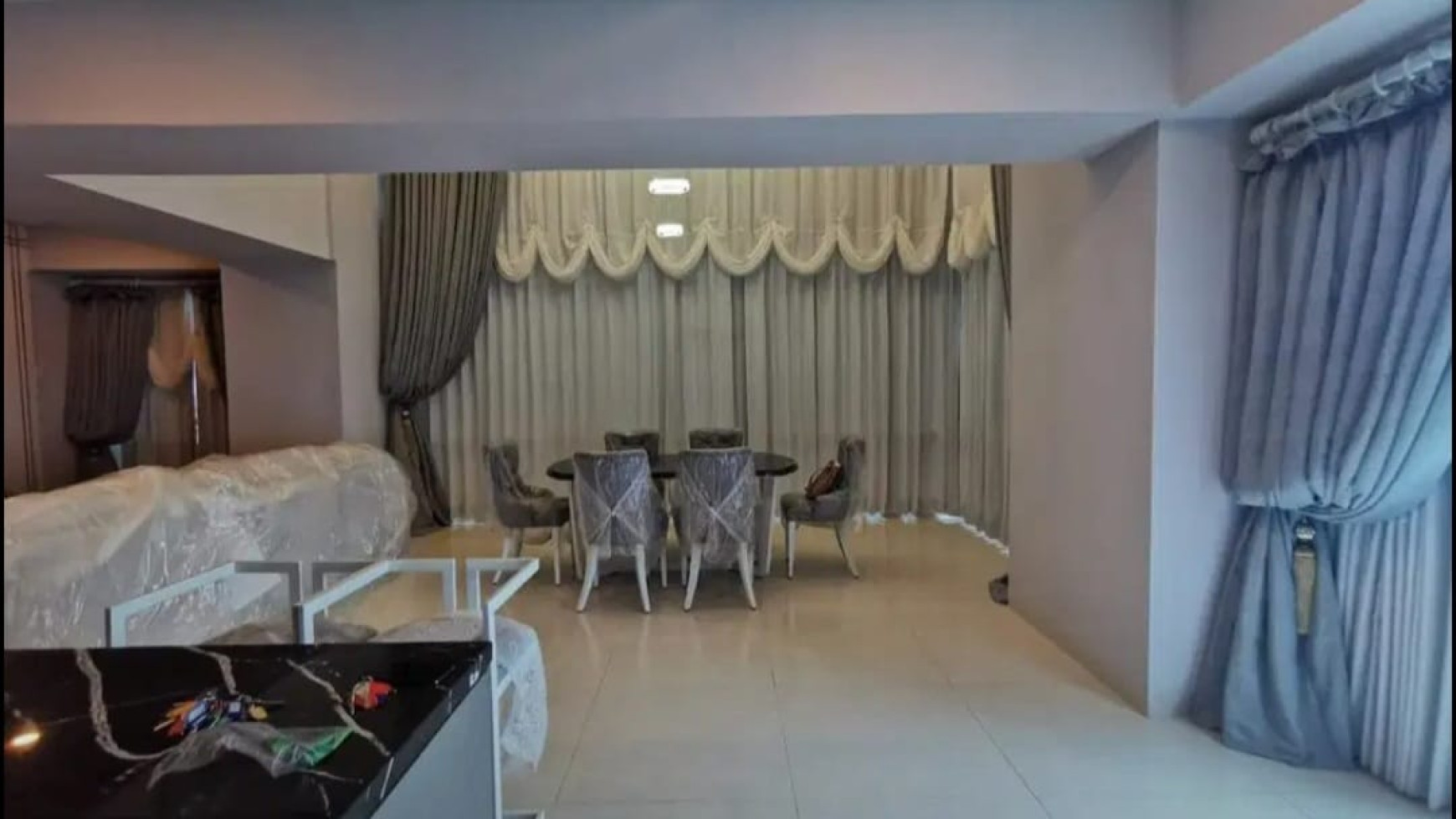 Disewakan Apartemen Mewah 4 BR La Riz Mansion Pakuwon Indah 