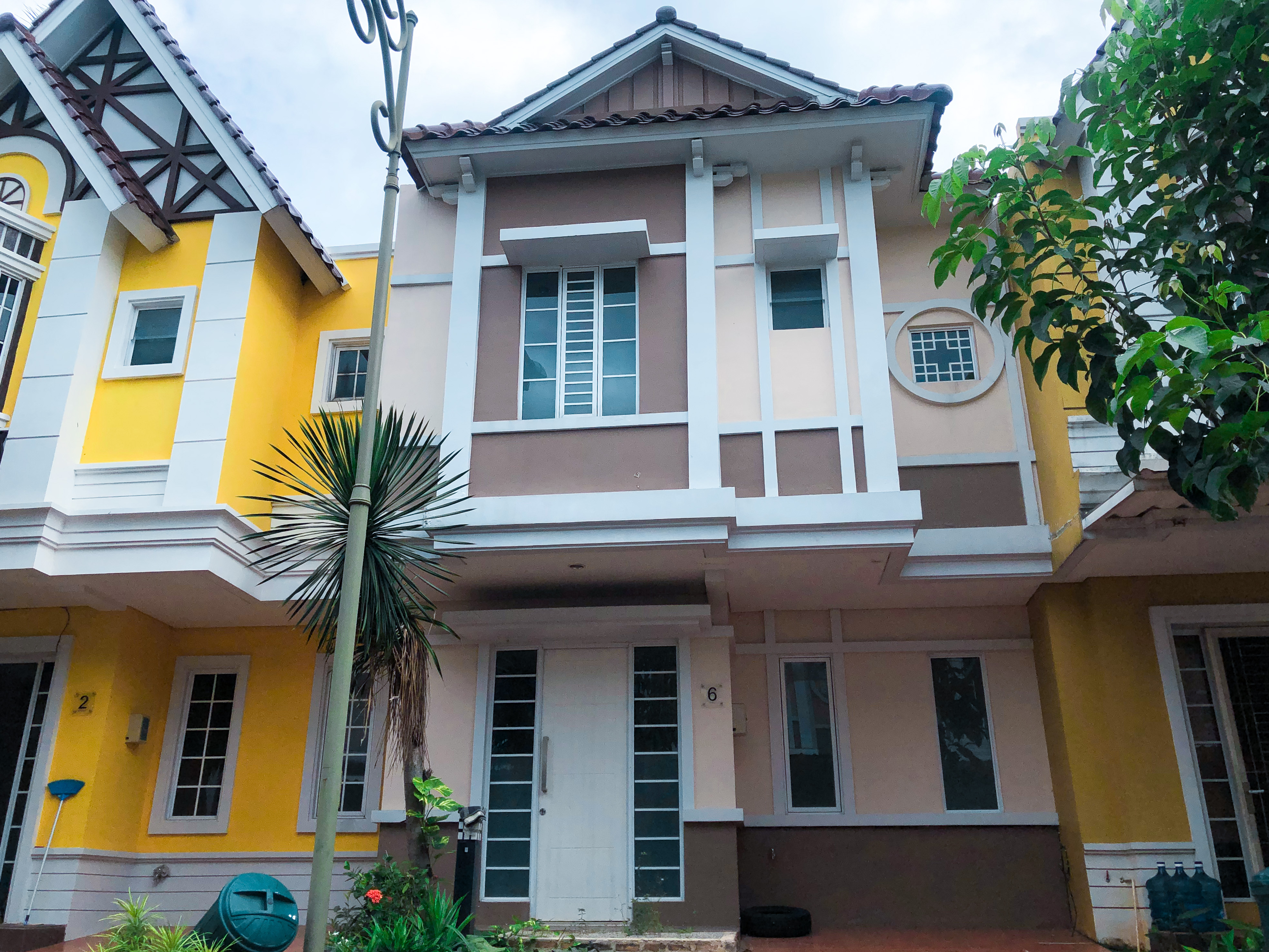  Rumah Cluster Malibu Village  di Gading Serpong