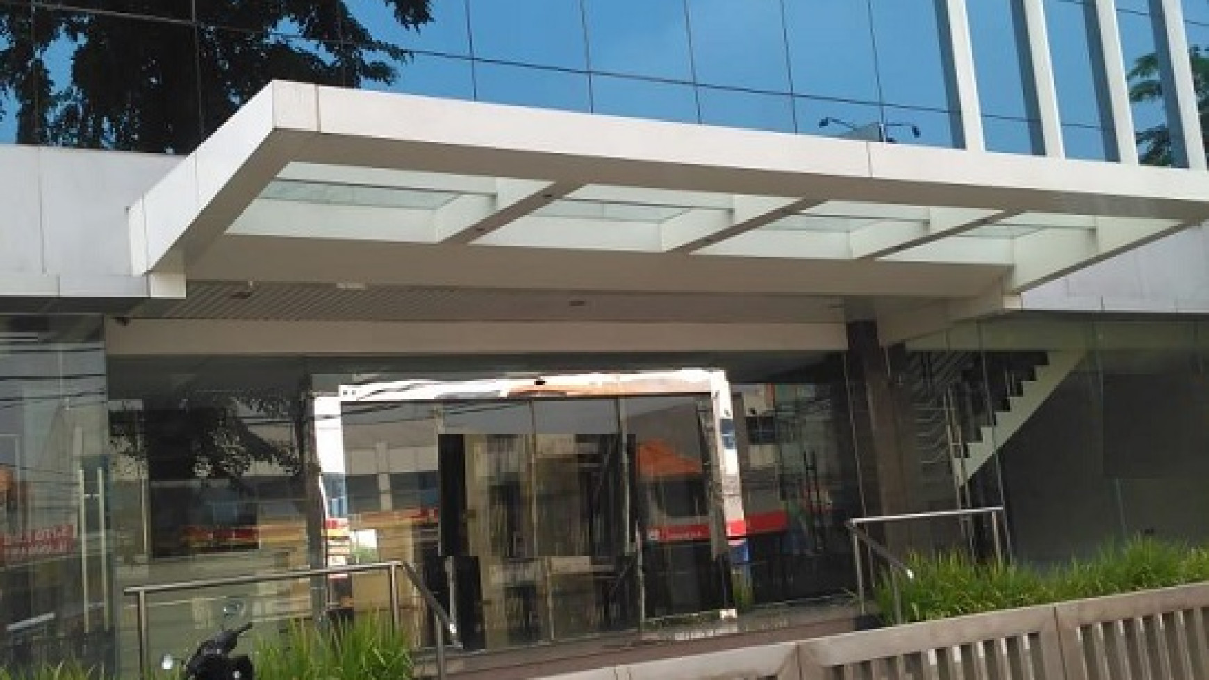 Dijual dan Disewa Gedung Brand New di Jalan Buncit Raya Jakarta Selatan