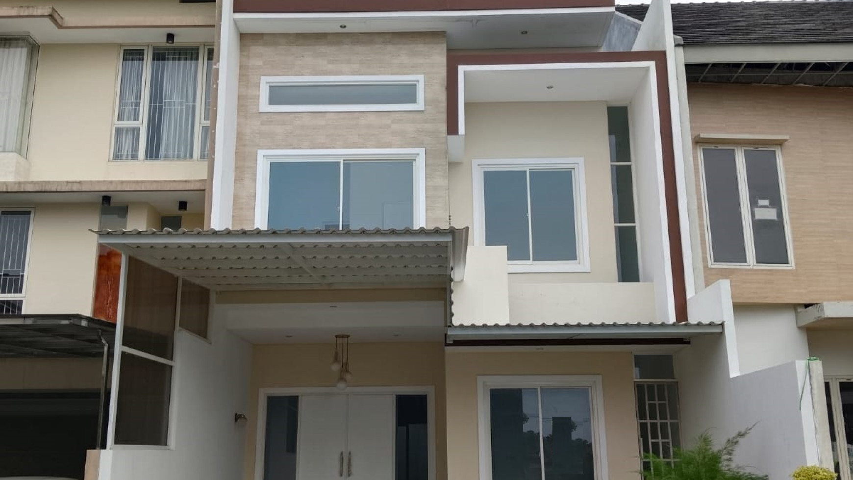 Dijual Rumah Lama SHM di Palm Beach Imperian Pakuwon City Surabaya