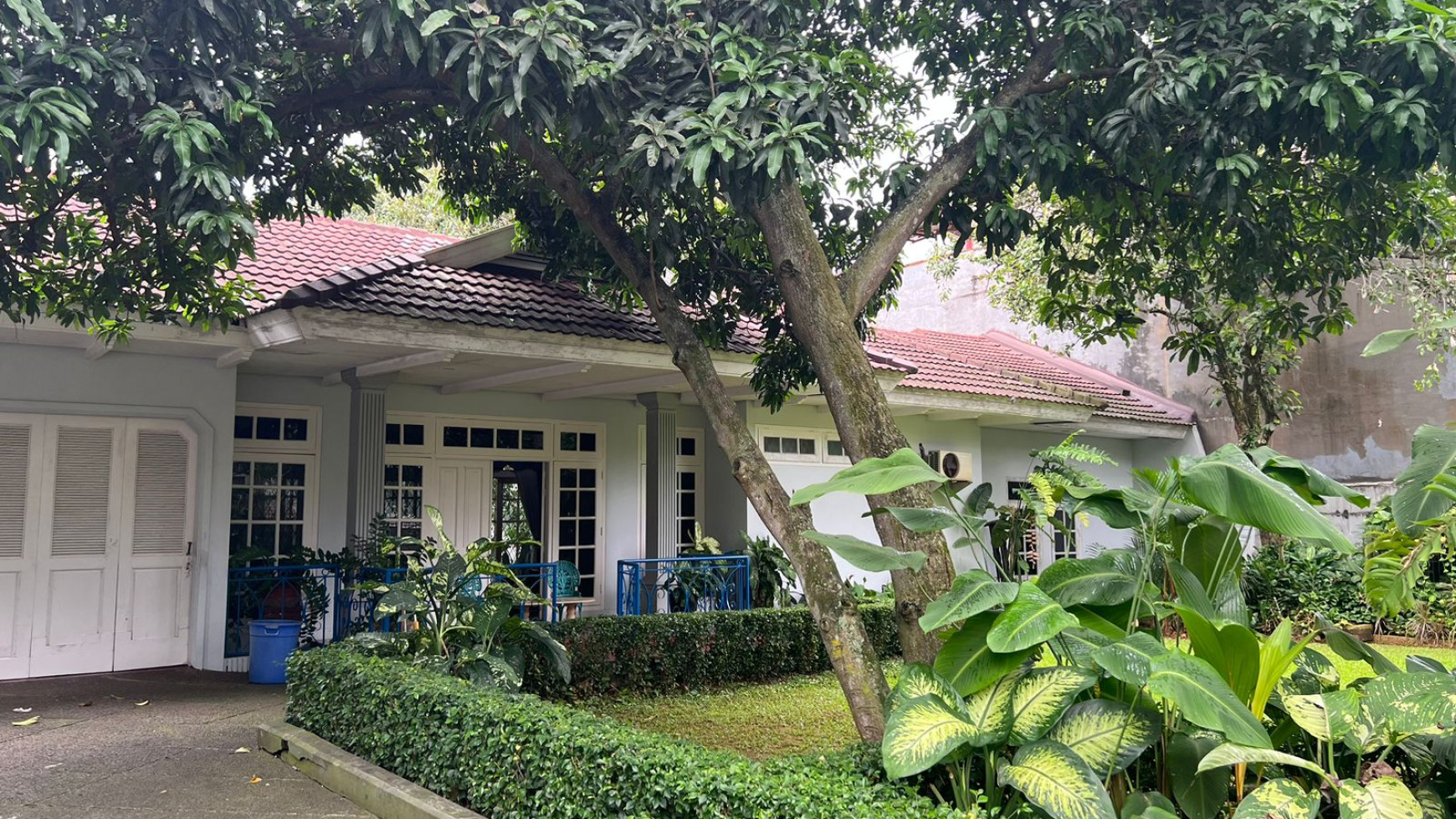 Rumah Hitung Tanah Luas Banget Lokasi Super Bagus Di Jagakarsa