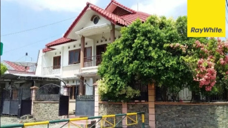 Dijual Rumah 2 Lantai SHM di Taman Pondok Indah Wiyung Surabaya