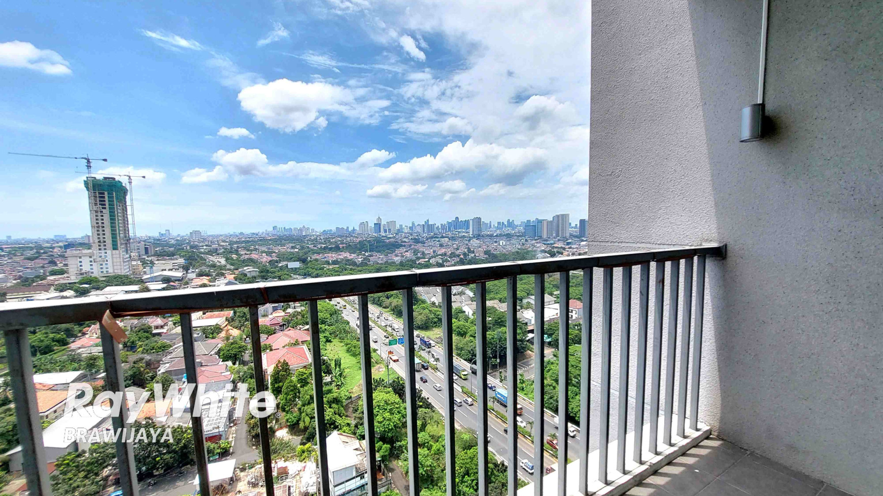 APARTEMEN LEXINGTON, TOWER 1, LANTAI 20, 2 BEDROOMS, FURNISHED, CITY VIEW