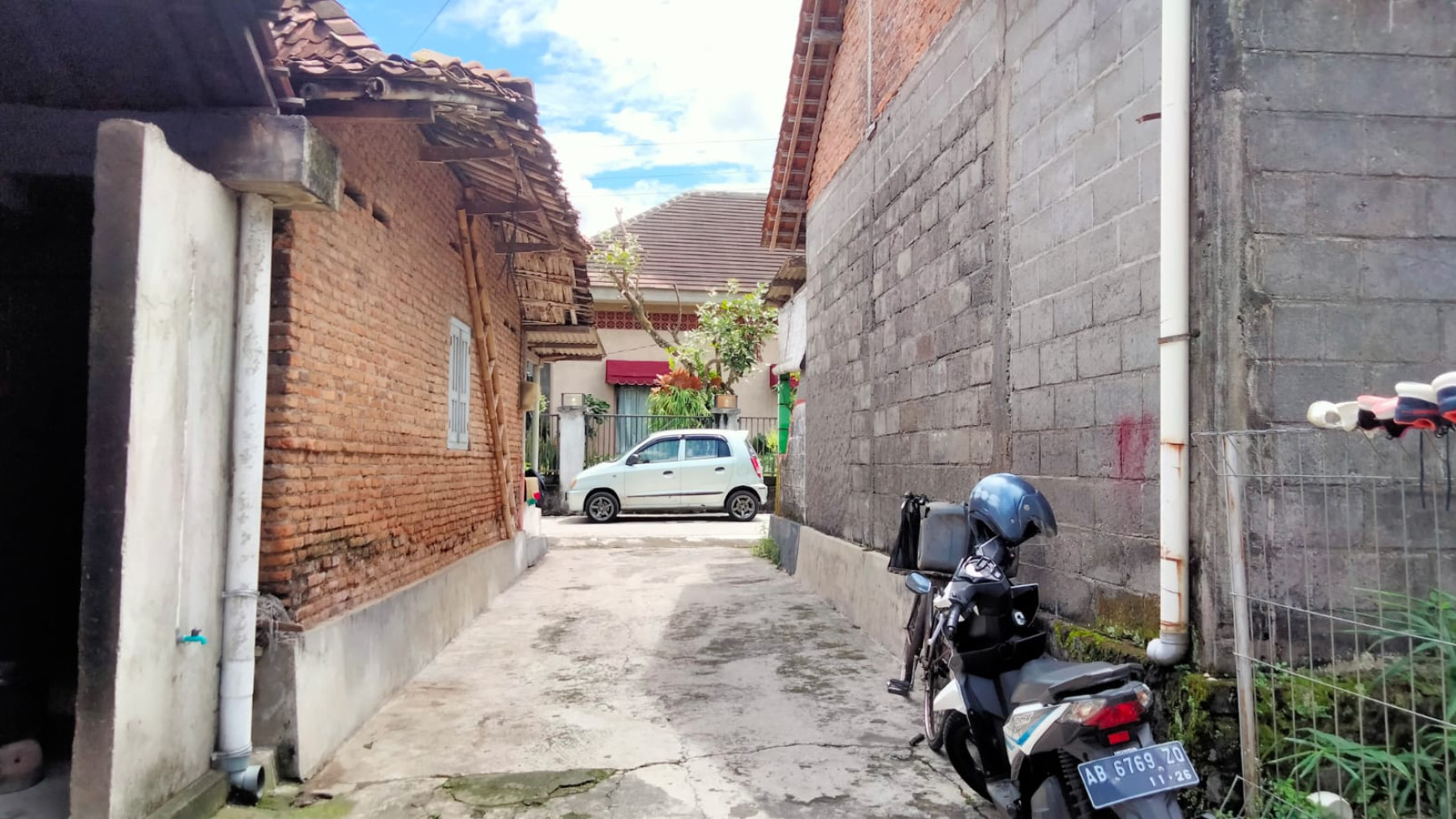 RUMAH 2 KAMNAR DI GAMPING SLEMAN