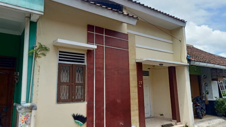 RUMAH DI PERUMAHAN SLEMAN PERMAI 2 TLOGOADI SLEMAN