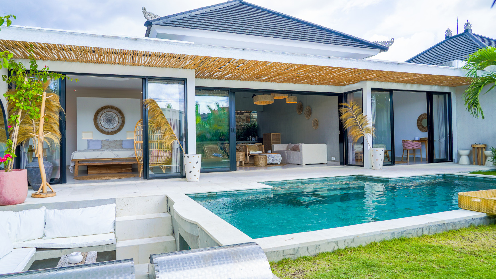 Leasehold brand new villa complex Canggu / 3 bedrooms + external 