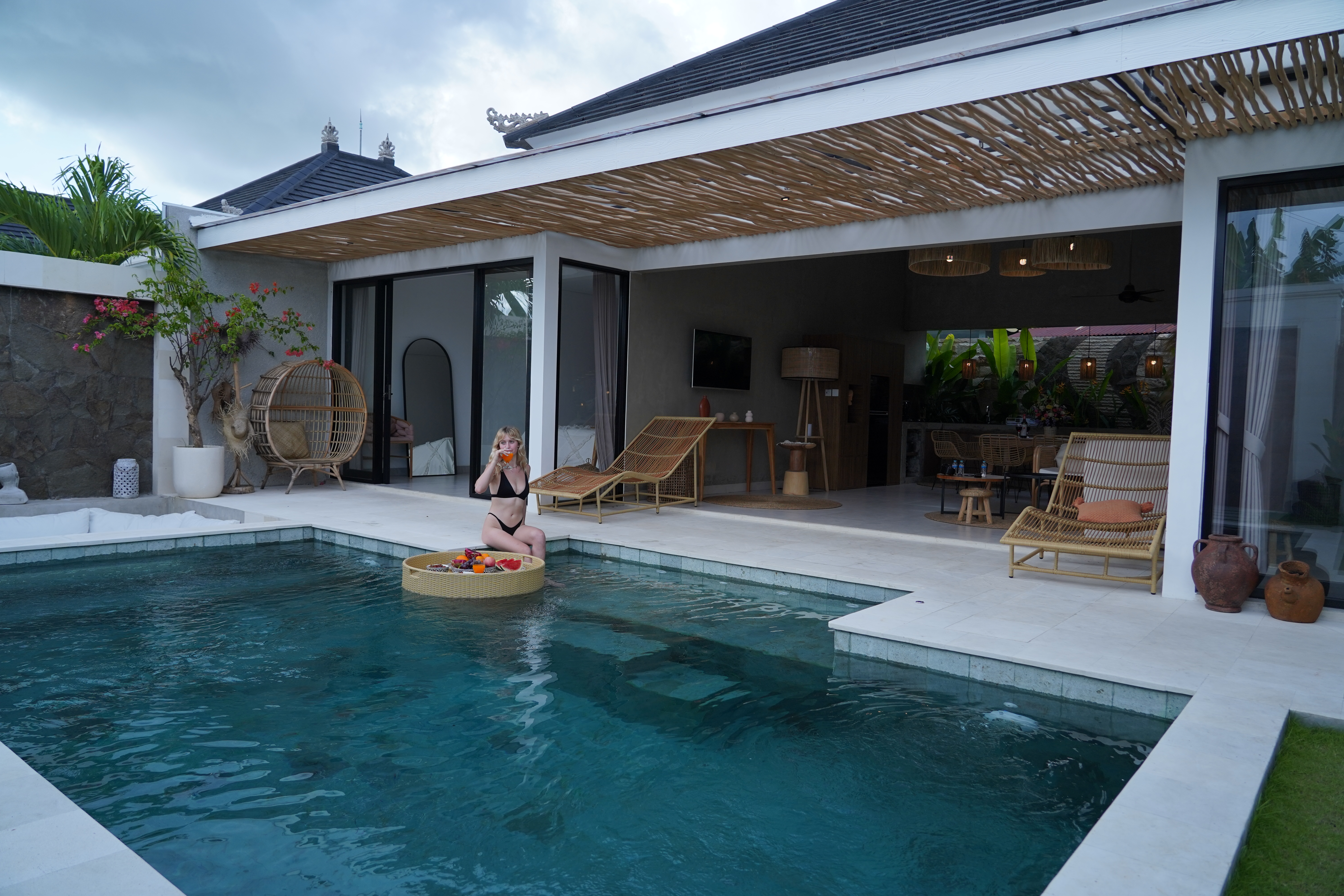 Leasehold brand new villa complex Canggu / 3 bedrooms + external 