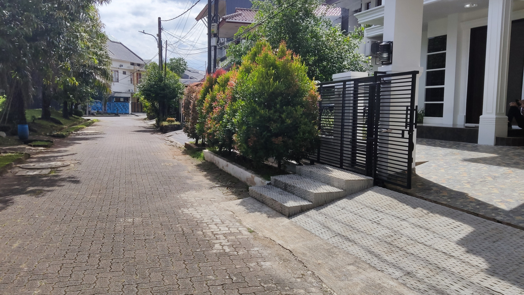 JUAL RUMAH ASRI LEBAK BULUS