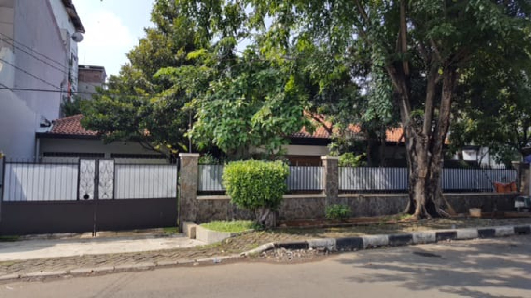 Dijual Rumah Asri di Cempaka Putih