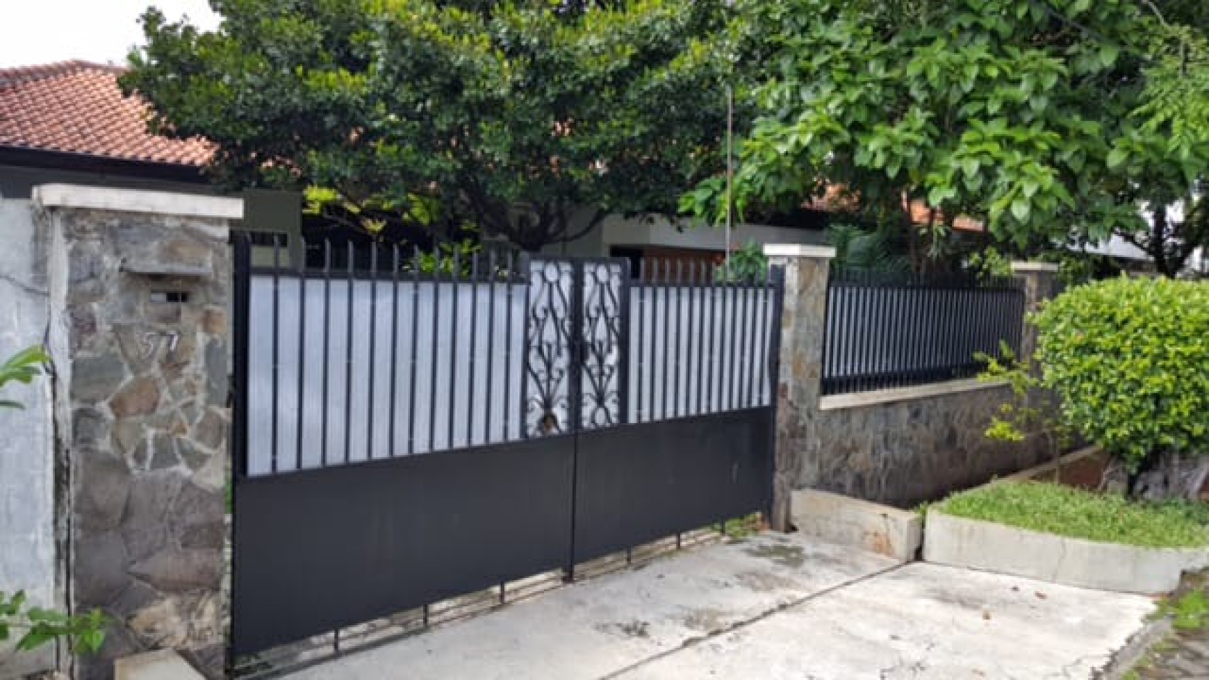 Dijual Rumah Asri di Cempaka Putih