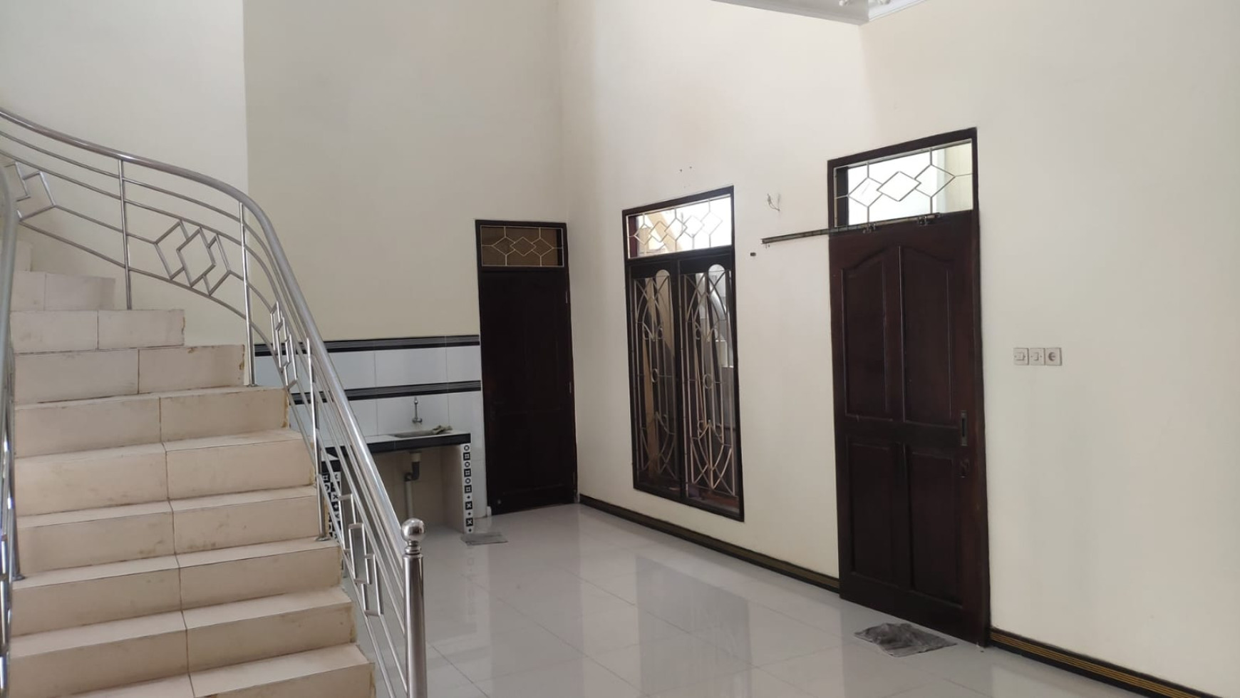 Dijual Rumah 2 Lantai Taman Darmo Permai Selatan Surabaya Barat 