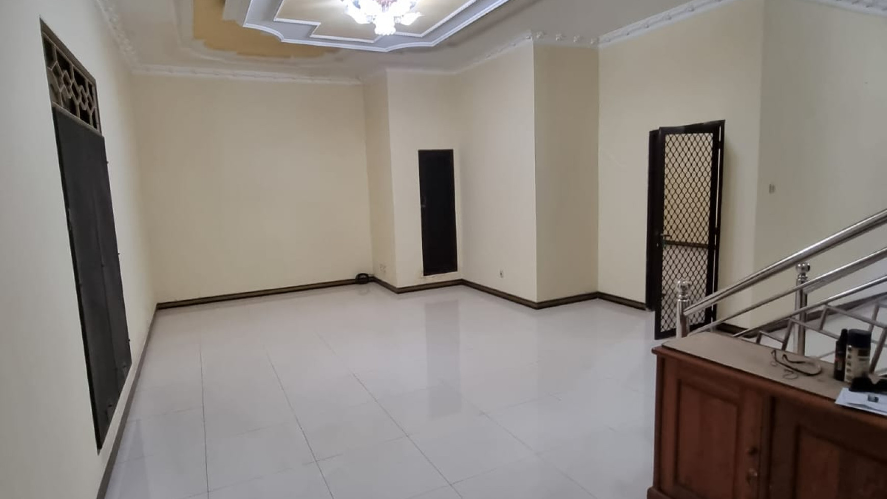 Dijual Rumah 2 Lantai Taman Darmo Permai Selatan Surabaya Barat 