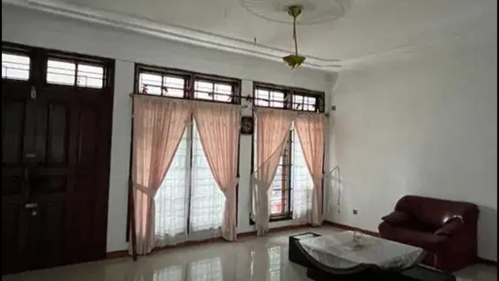 Rumah Lokasi Strategis Pinggir Jalan dan Cocok Untuk Ruang Usaha @Lebak Bulus