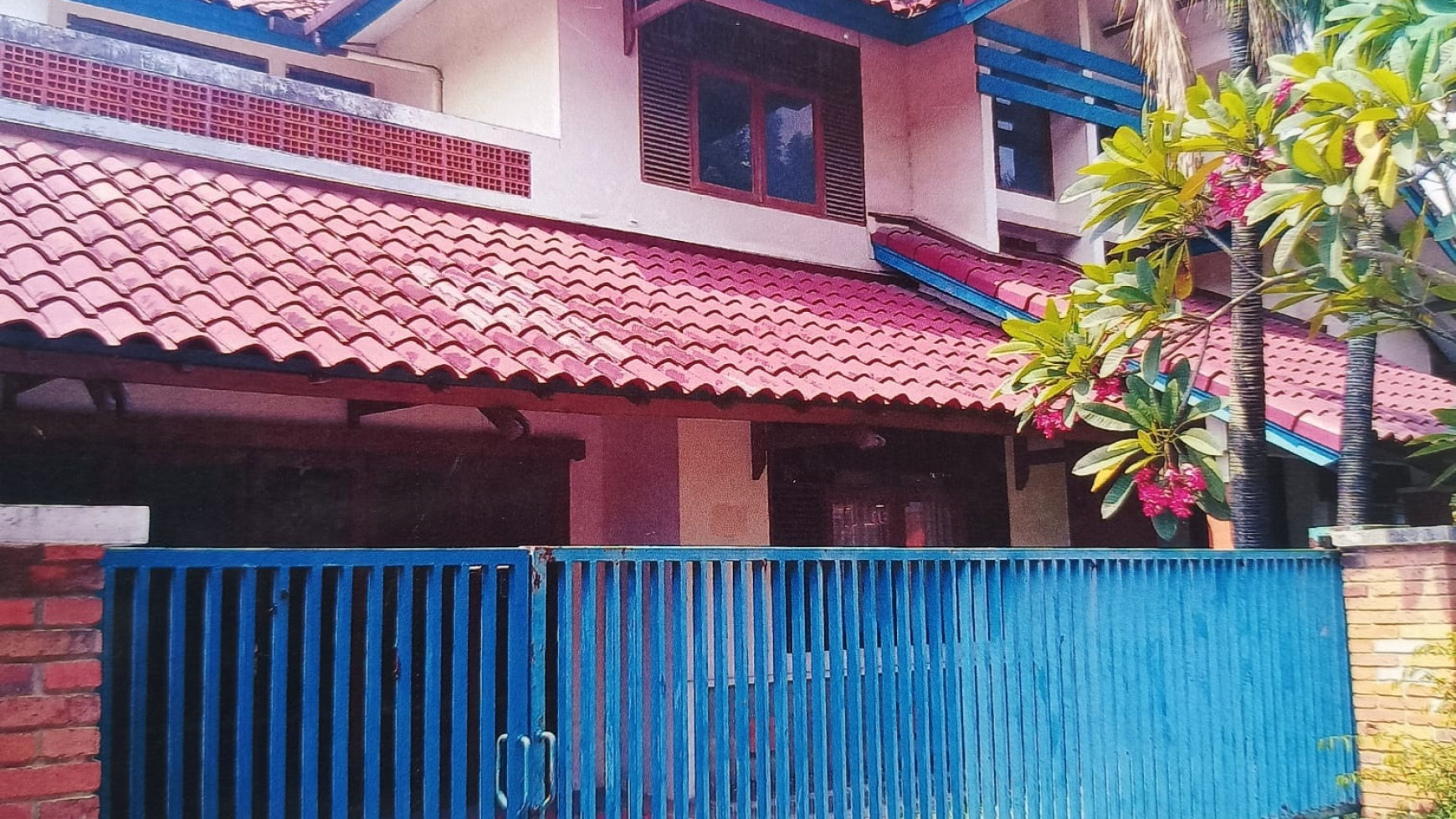 Rumah dalam komplek di Pondok kelapa