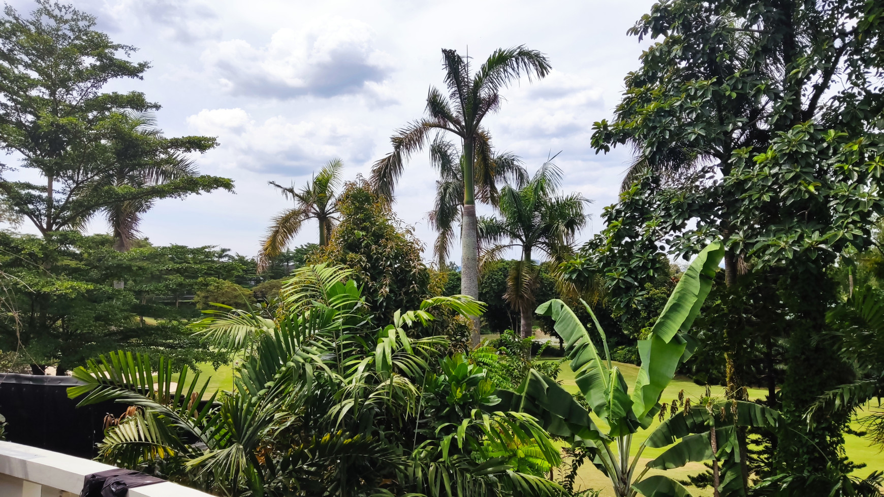 SEWA RUMAH MEWAH NYAMAN VIEW BUKIT GOLF PONDOK INDAH 