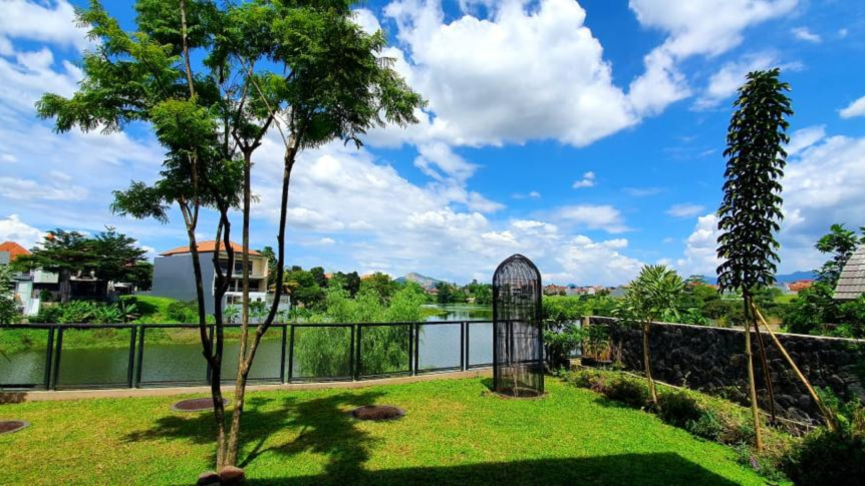 Rumah Minimalis Modern di Tatar Ratnasasih, Kota Baru Parahyangan