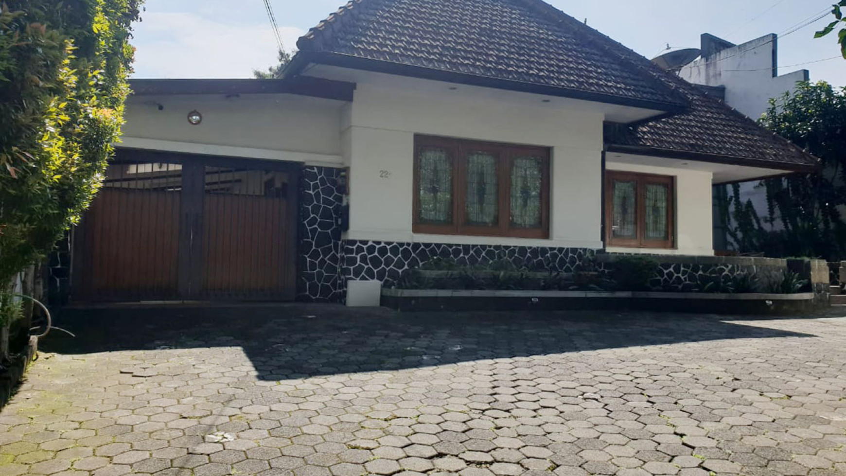 Rumah di Mainroad jl Cipaganti, Bandung