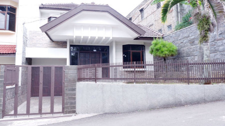 Rumah Asri dan Terawat di Sayap Hegarmanah, Bandung