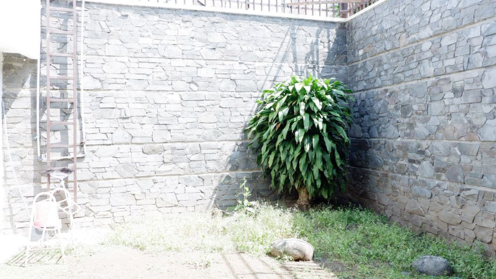 Rumah Asri dan Terawat di Sayap Hegarmanah, Bandung