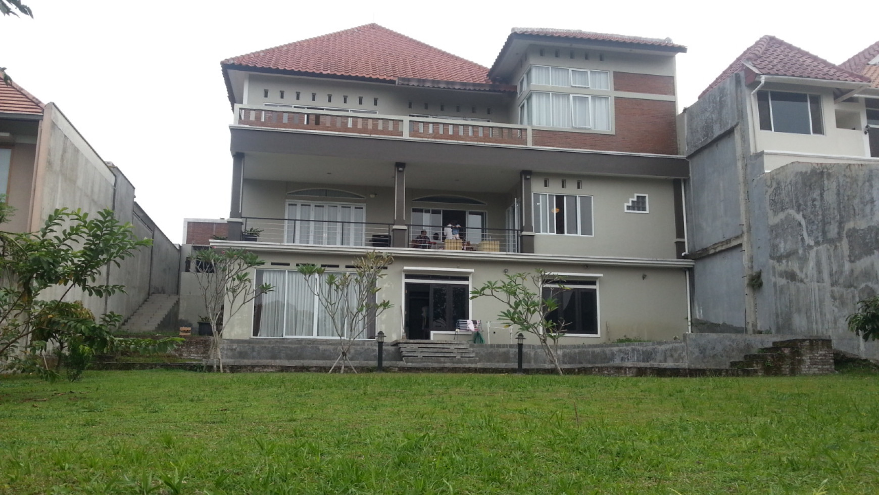 Rumah Furnished View Danau di Tatar Pitaloka, KBP