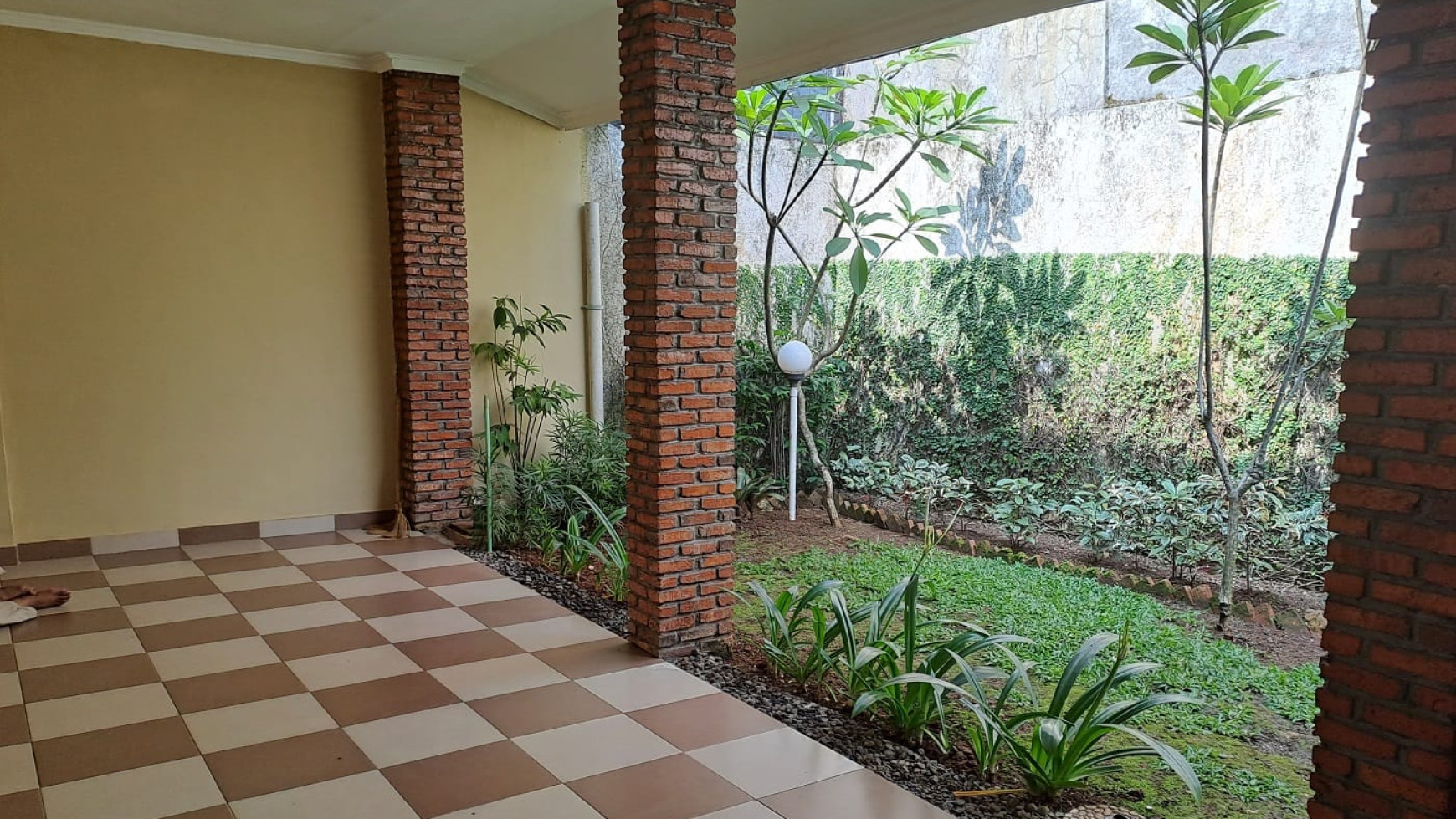 Hot Sale. Rumah 2 Lantai Di Serpong Park, Kawasan Bagus..