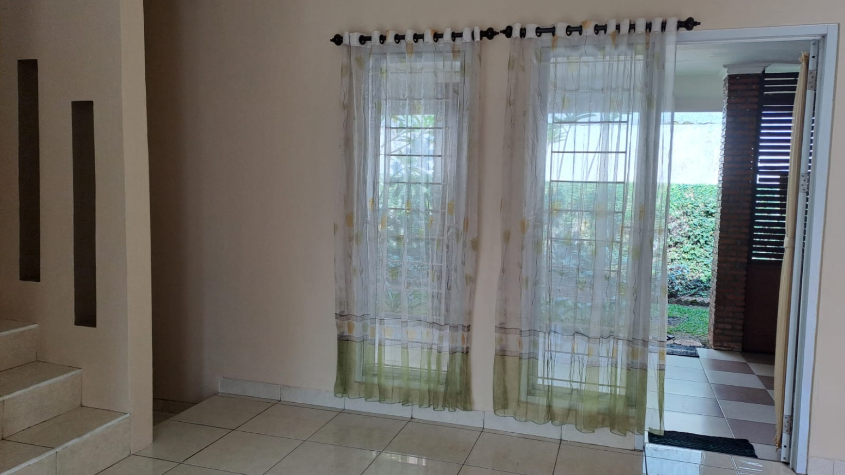 Hot Sale. Rumah 2 Lantai Di Serpong Park, Kawasan Bagus..