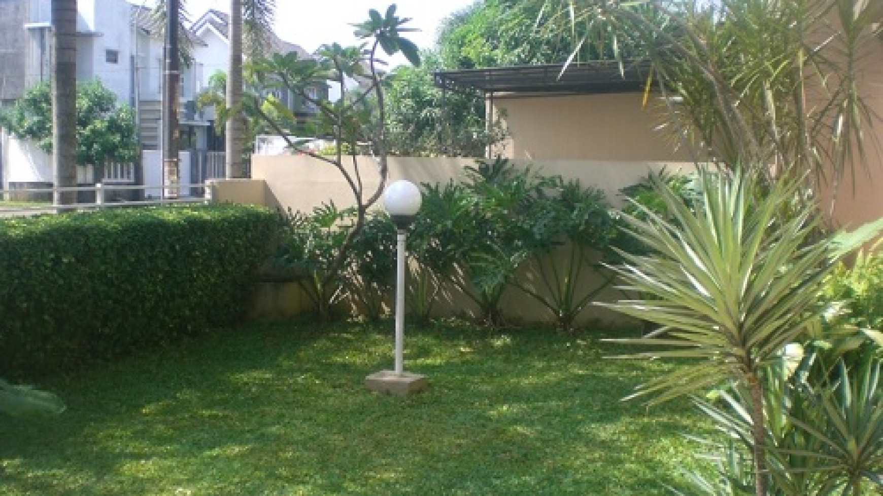 Hot Sale. Rumah 2 Lantai Di Serpong Park, Kawasan Bagus..