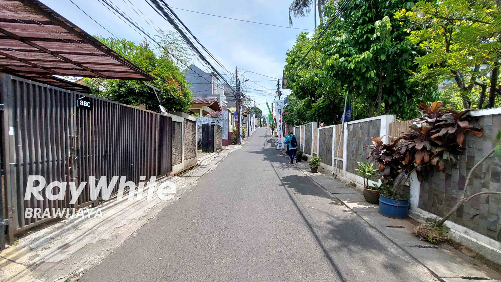 KAVLING TANAH DI JATI PADANG, JAKARTA SELATAN, AKSES JALAN 2 MOBIL DAN 2 ARAH