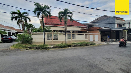 Disewakan Rumah 2 lantai di Jalan Raya Manyar Tirtoyoso, Surabaya