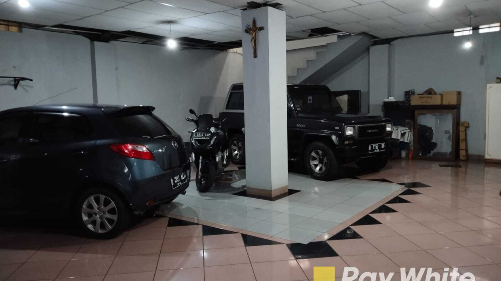 Langka! Rumah usaha 3 lantai di Setiabudi Mainroad cocok buat segala usaha siap pakai