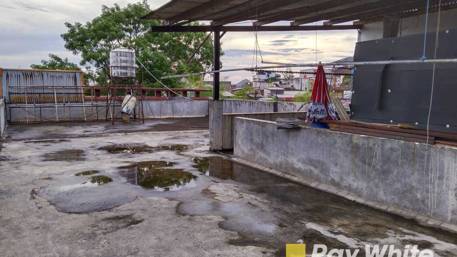 Langka! Rumah usaha 3 lantai di Setiabudi Mainroad cocok buat segala usaha siap pakai