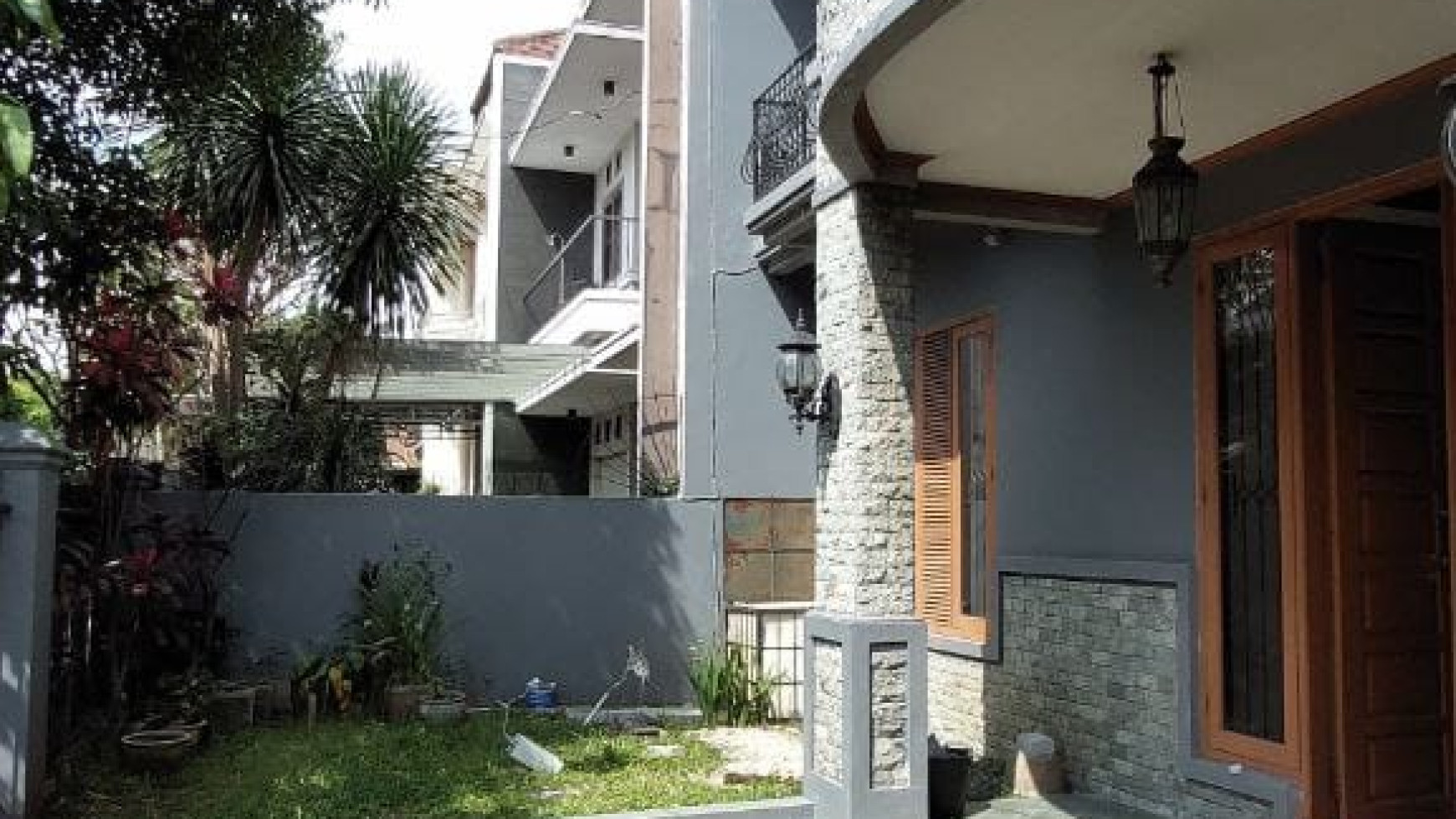 Rumah Lux Siap Huni di Komplek Batununggal, Bandung