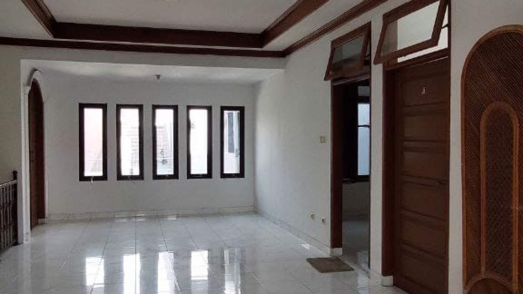 Rumah Lux Siap Huni di Komplek Batununggal, Bandung