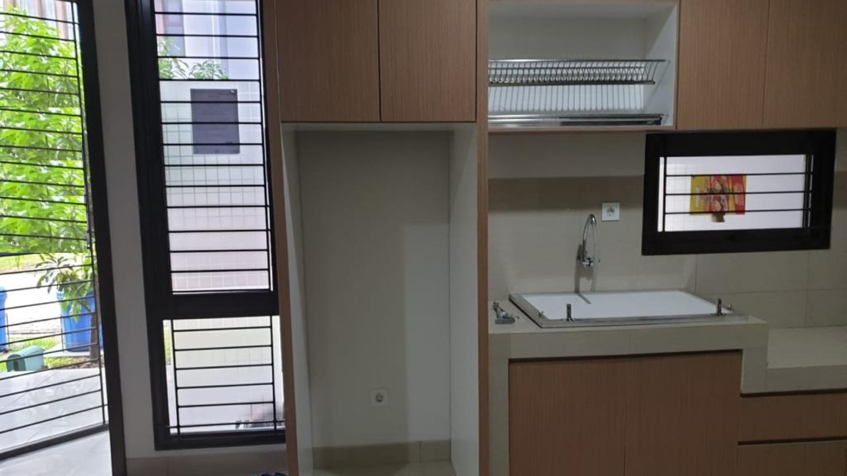 Rumah Semi Furnished di Mozia