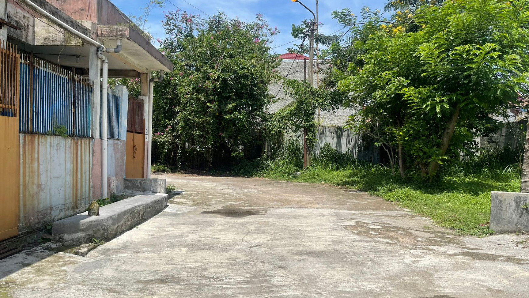 Rumah dengan Fasilitas Gudang di Taman Holis, Cigondewah, Bandung